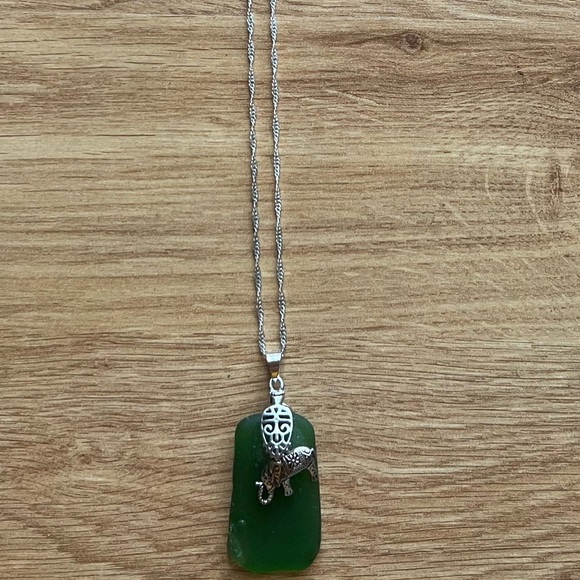 Sea Glass Necklace green with Elephant Charm - Picture 6 of 6